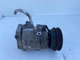 Toyota Avensis T220 Ilmastointilaitteen kompressorin pumppu (A/C) 4472203435