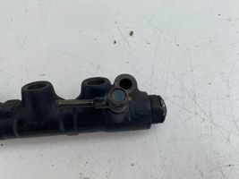 Toyota Avensis T220 Tuyau de conduite principale de carburant 8945812010