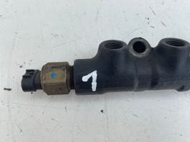 Toyota Avensis T220 Tuyau de conduite principale de carburant 8945812010