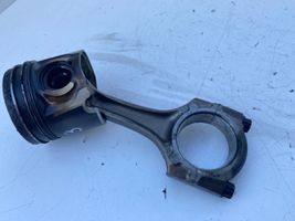 Toyota Avensis T220 Piston with connecting rod 