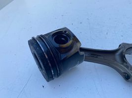 Toyota Avensis T220 Piston with connecting rod 