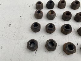 Toyota Previa (XR30, XR40) II Nuts/bolts 