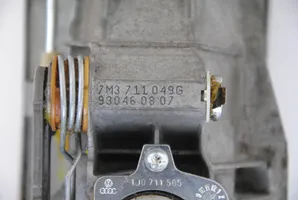 Skoda Roomster (5J) Рычаг переключения передач 7M3711049G