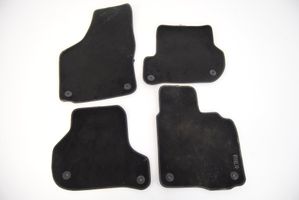 Skoda Octavia Mk2 (1Z) Set di tappetini per auto DCA600102A