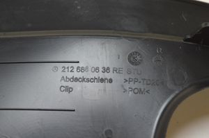 Mercedes-Benz CLS C218 X218 Комплект обшивки порога (внутренний) A2126860136