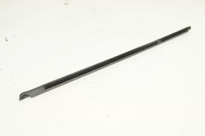 Volkswagen Golf VII Moulure de vitre de la porte avant 5G6839477