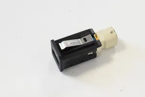 BMW 7 F01 F02 F03 F04 Connettore plug in AUX 9167196