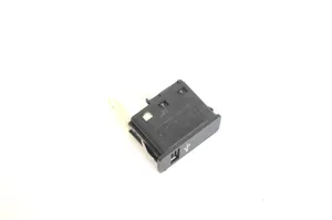 BMW X1 F48 F49 Connettore plug in AUX 6820397