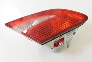 Skoda Superb B6 (3T) Lampy tylnej klapy bagażnika 3T5945093