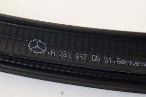 Mercedes-Benz SL R231 Уплотнительная резина (на передний дверях) A2316970051