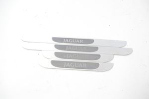 Jaguar S-Type Garniture de protection de seuil intérieur XR835413208BD