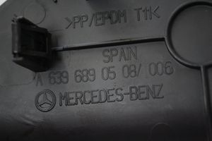 Mercedes-Benz Vito Viano W639 Kojelaudan hansikaslokeron lista A6396890508