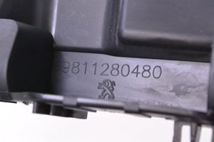 Peugeot 3008 II Support de coin de pare-chocs 9811280480