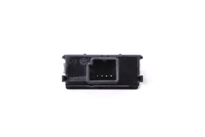 Maserati Levante USB-pistokeliitin 670037782