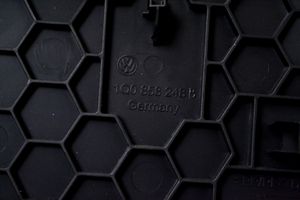 Volkswagen Scirocco Garniture d'extrémité latérale du tableau de bord 1Q0858247B