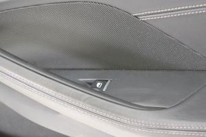 BMW 8 G15 Rivestimento del pannello della portiera anteriore 