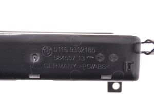 BMW 7 G11 G12 Boîte / compartiment de rangement pour tableau de bord 9302185