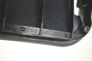 Nissan X-Trail T32 Válvula de presión del panel lateral trasero 76804ED50A