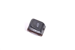 Audi A4 S4 B8 8K Bouton interrupteur ouverture du coffre 8K0959831