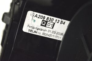 Mercedes-Benz CLK A209 C209 Rivestimento del vano portaoggetti del cruscotto A2098301354