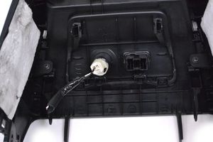 Toyota Prius (XW30) Console centrale 5881047010