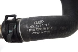 Audi A4 S4 B9 Przewód / Wąż chłodnicy 06L121051