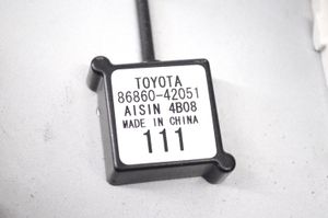 Toyota RAV 4 (XA40) Pystyantennivahvistin 8686042051