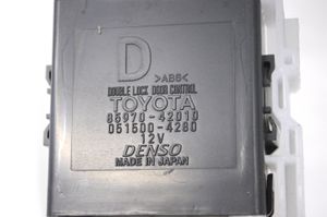 Toyota RAV 4 (XA40) Oven keskuslukituksen ohjausyksikön moduuli 0515004280