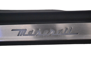 Maserati Levante B-pilarin verhoilu (yläosa) 670047749