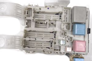 Toyota Prius (NHW20) Module de contrôle carrosserie centrale 8273047290