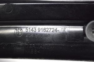 Bentley Continental Takaoven kynnyksen suojalista 9162724