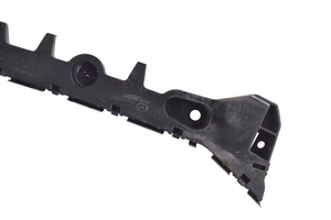 Mazda 6 Staffa angolare del supporto di montaggio del paraurti GHP9502J1