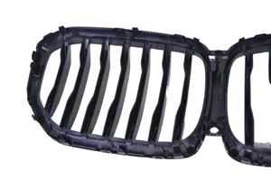 BMW X5 G05 Maskownica / Grill / Atrapa górna chłodnicy 7454888