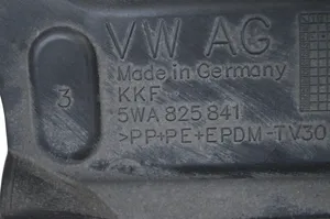 Volkswagen Golf VIII Plaque de protection de réservoir de carburant 5WA825841