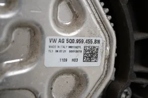 Volkswagen Golf VIII Jäähdyttimen jäähdytinpuhaltimen suojus 5Q0121203