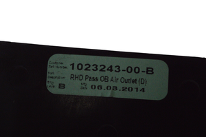 Tesla Model S Dysze / Kratki nawiewu deski rozdzielczej 102324300B