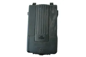 Volkswagen PASSAT B7 Couvercle de boîtier de batterie 3C0915443A