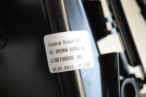 Maserati Ghibli Kojelaudan tuuletussuuttimen suojalista 6700190600