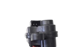 Audi A4 S4 B9 Serratura del tappo del serbatoio del carburante 8V0862153A