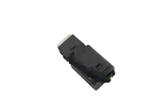 Citroen C4 III e-C4 Connettore plug in USB 9824334377