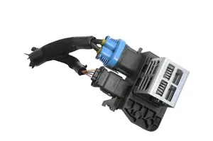 Peugeot 208 Coolant fan relay 9847019780