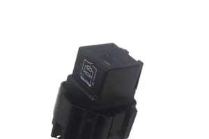 BMW 4 F32 F33 Coolant fan relay 9353066