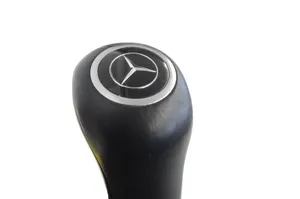 Mercedes-Benz SLK R172 Revêtement pommeau de levier de vitesses cuir 