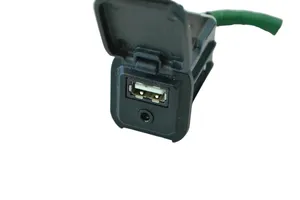 Mazda 6 Connettore plug in AUX KD45669U0