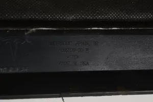 Tesla Model S Muu korin osa 100632900E