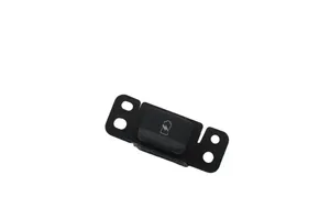 Nissan Juke II F16 USB-pistokeliitin CBC0033030010