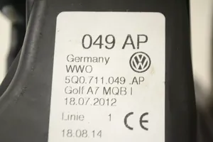 Volkswagen Golf VII Sélecteur / levier de vitesse 5Q0711049AP