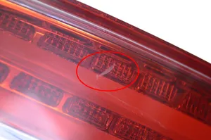 Hyundai Santa Fe Lampy tylnej klapy bagażnika 924062W1