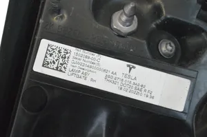 Tesla Model Y Takaluukun takavalot 150208900C