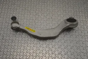 BMW 8 G15 Brazo de suspensión delantero 6886911